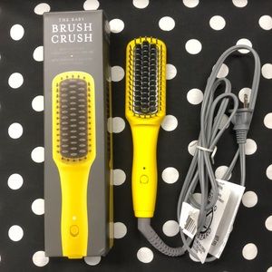 Dry Bar Mini heated straightening brush